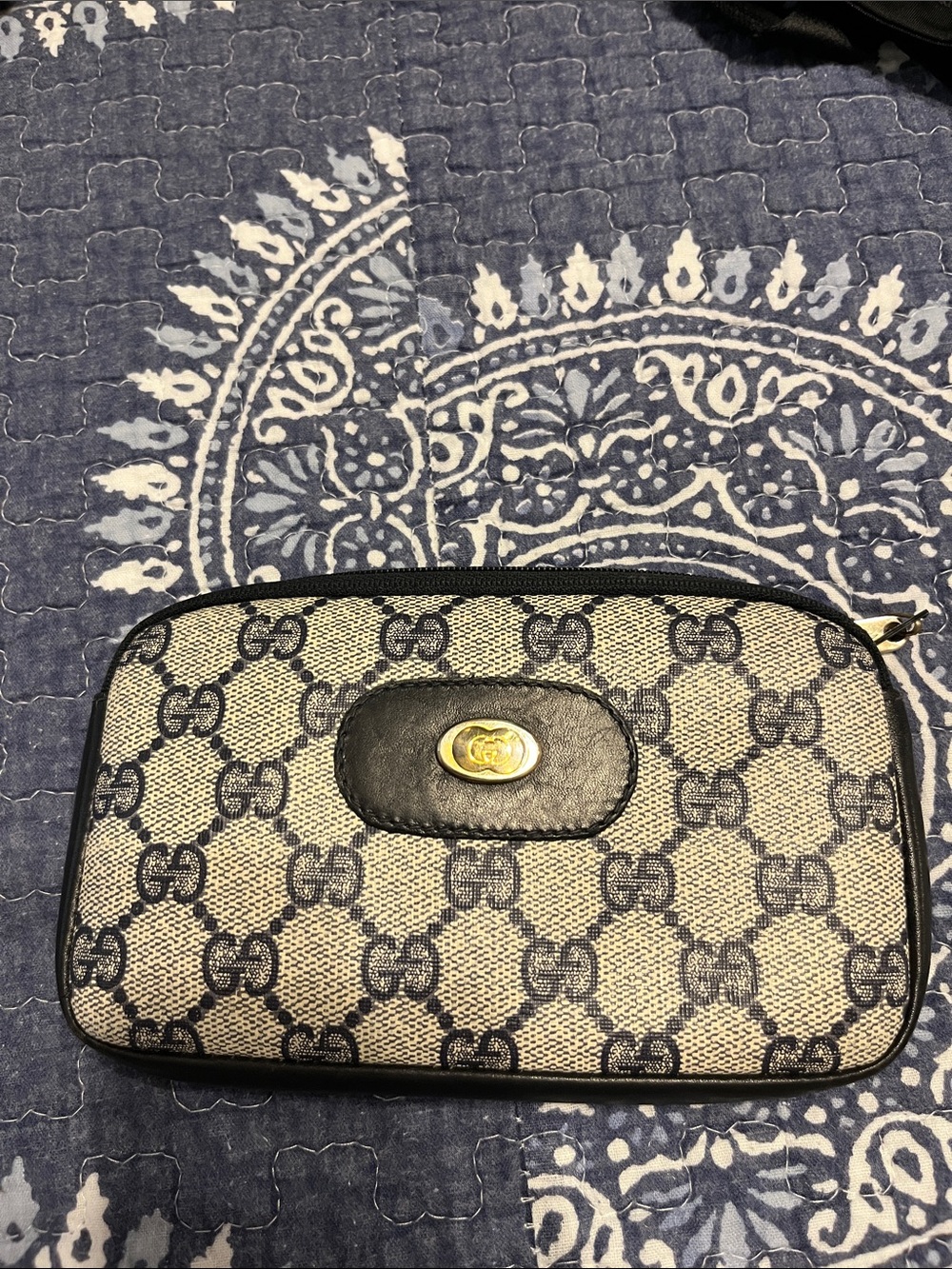 Vintage coated Gucci Beige and Navy GG Monogram Zip Card Holder with Gold Emblem